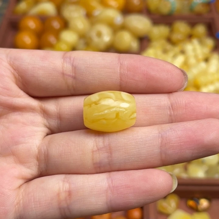 j***主蜜蜡未镶嵌珠宝奇石无优化妖花桶珠