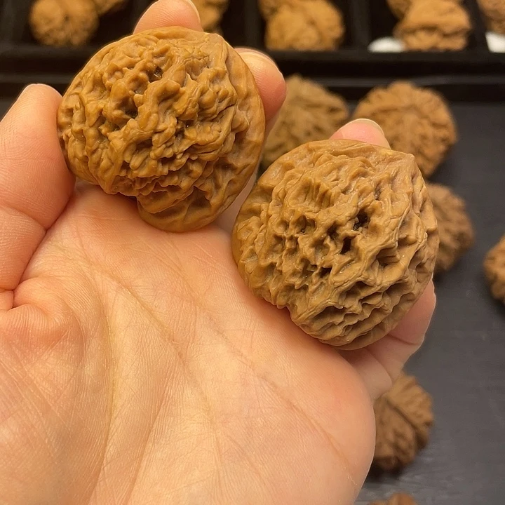 文玩核桃吊坠去千千万万问问呃呃呃呃