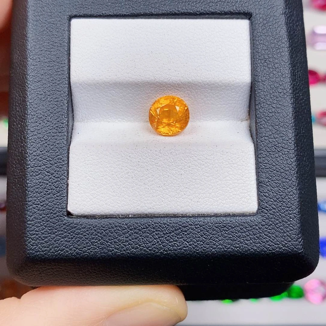 石榴石（芬达石）裸石未镶嵌2.9ct