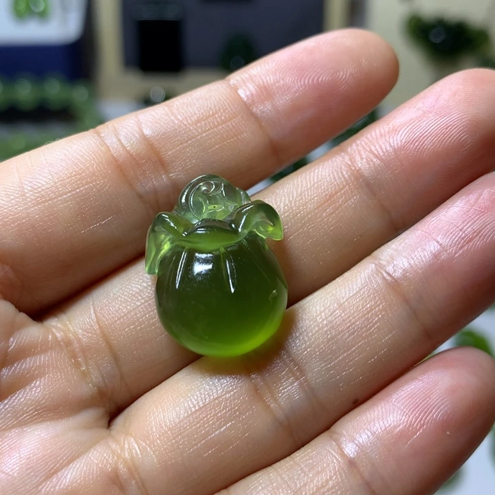 趙***雲岫玉未镶嵌颈饰吊坠