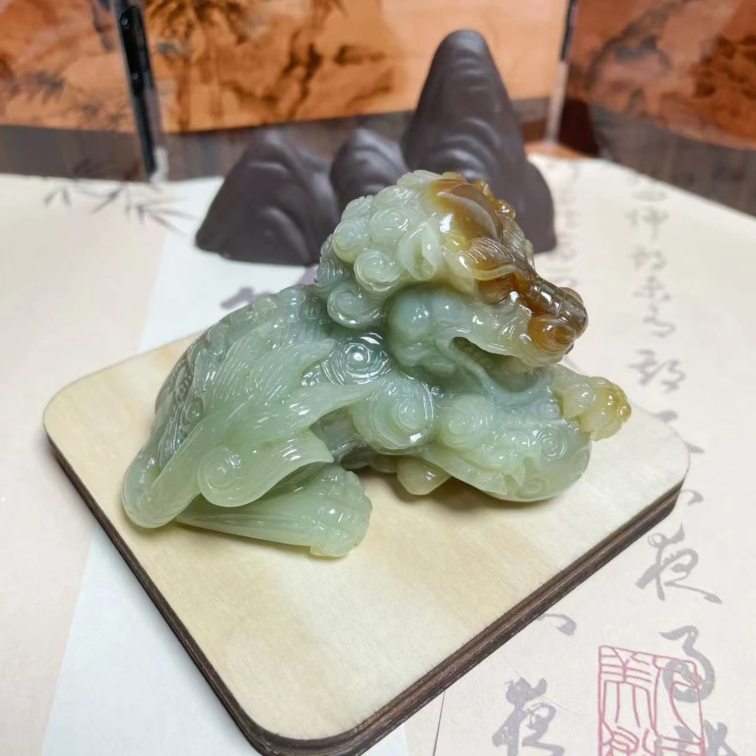 天然和田玉且末料狮子精雕把件精美玉石礼品把件