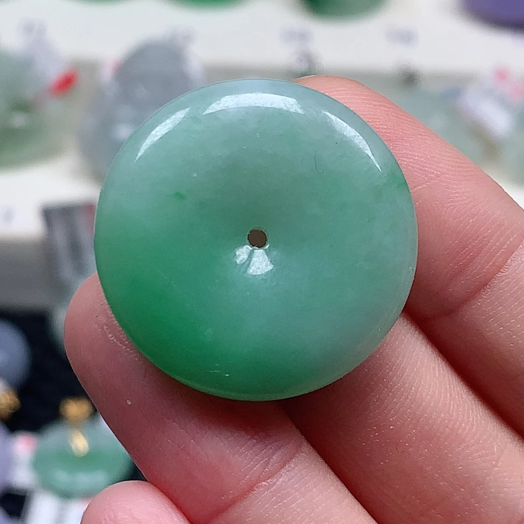 颈饰18K金镶嵌翡翠翡翠吊坠