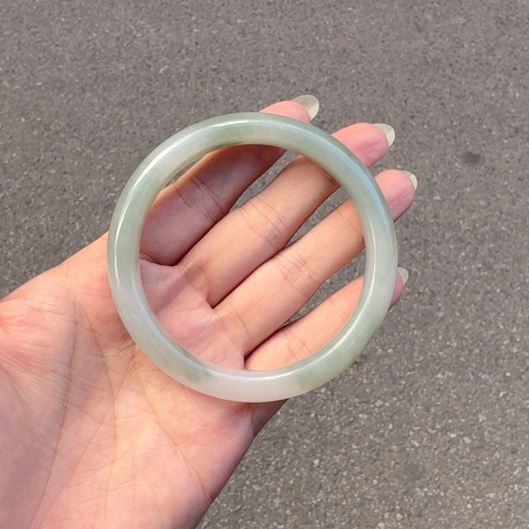 未镶嵌手镯石英质玉