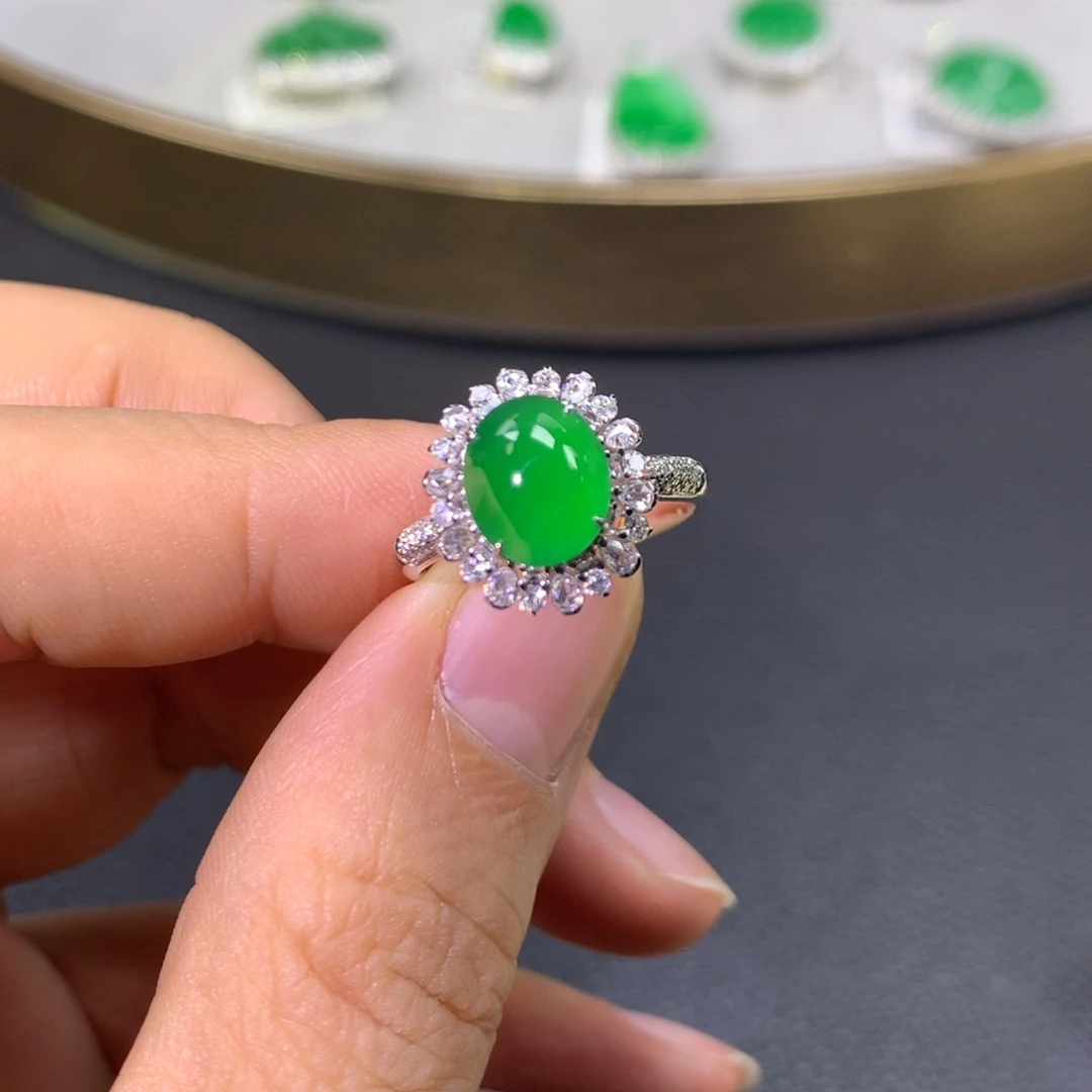 翡翠戒指18K金镶嵌翡翠