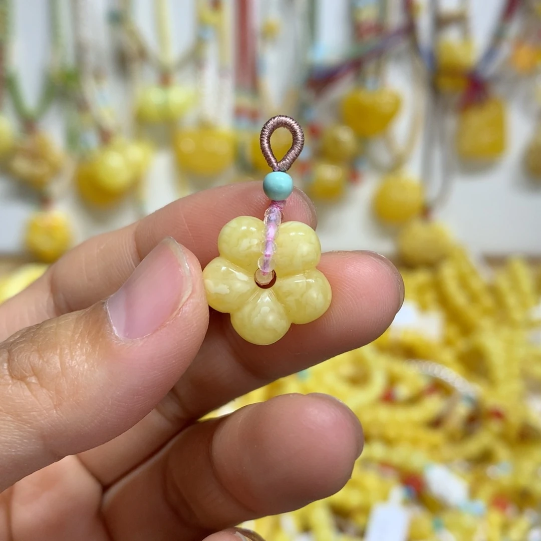 未镶嵌蜜蜡裸石配饰