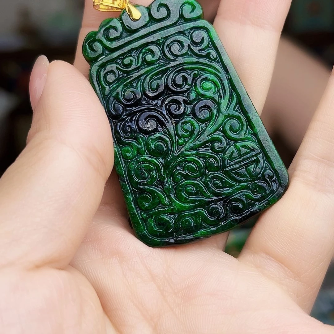 翡翠18K金镶嵌颈饰多样性