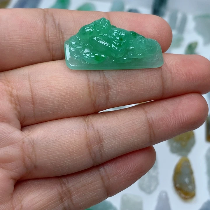 吊坠(不含链)未镶嵌翡翠