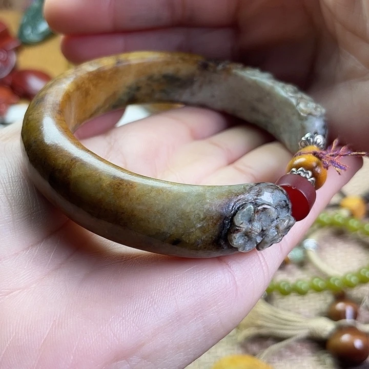 暖***暖岫岩河磨玉（透闪石质玉）未镶嵌手镯