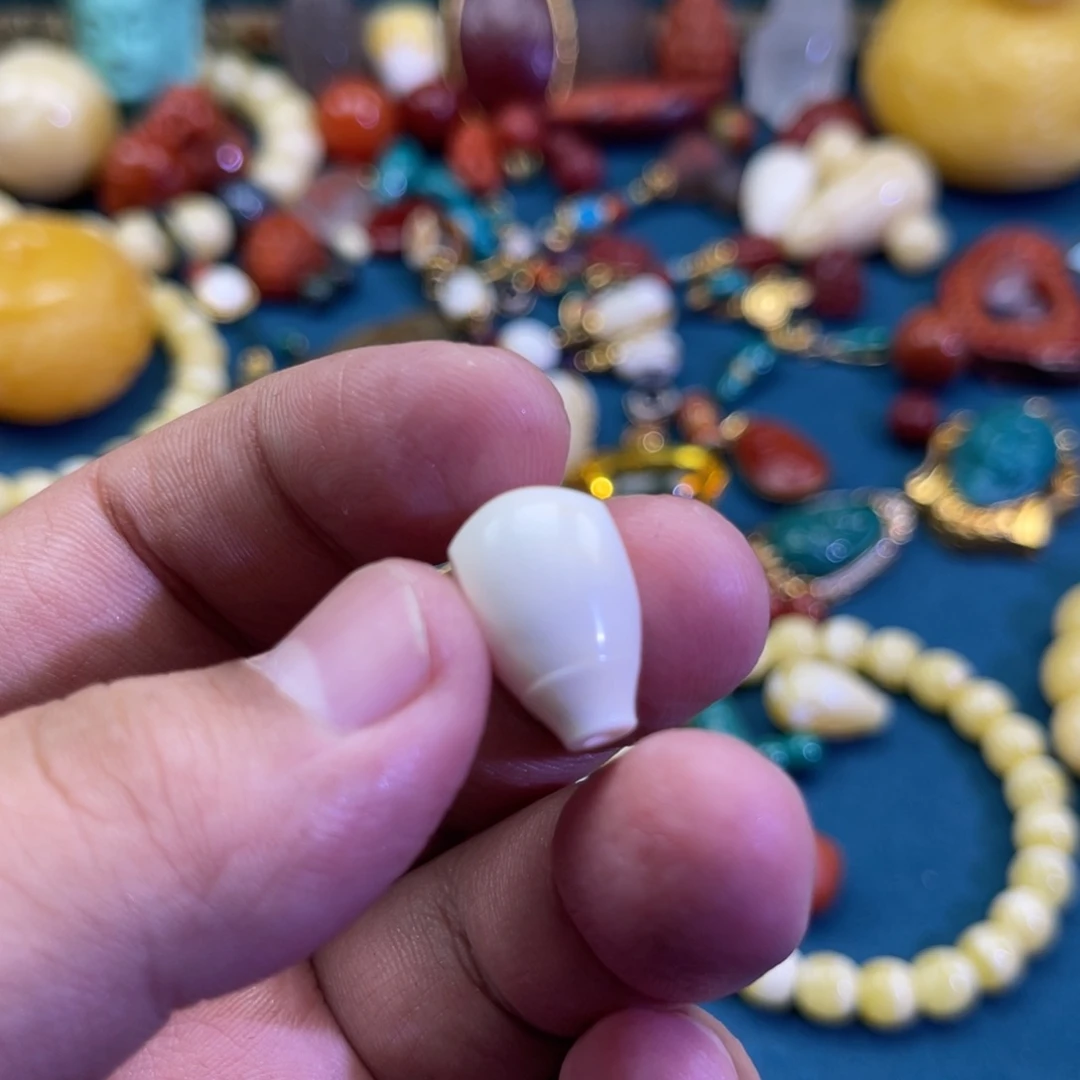 琥珀未镶嵌珠宝奇石62