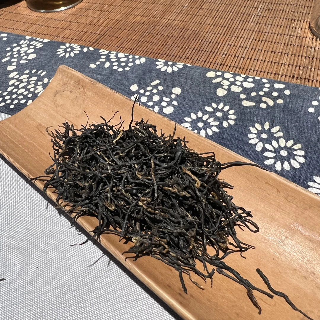 祁门红茶手搓针花蜜果香2025年新茶125g罐装