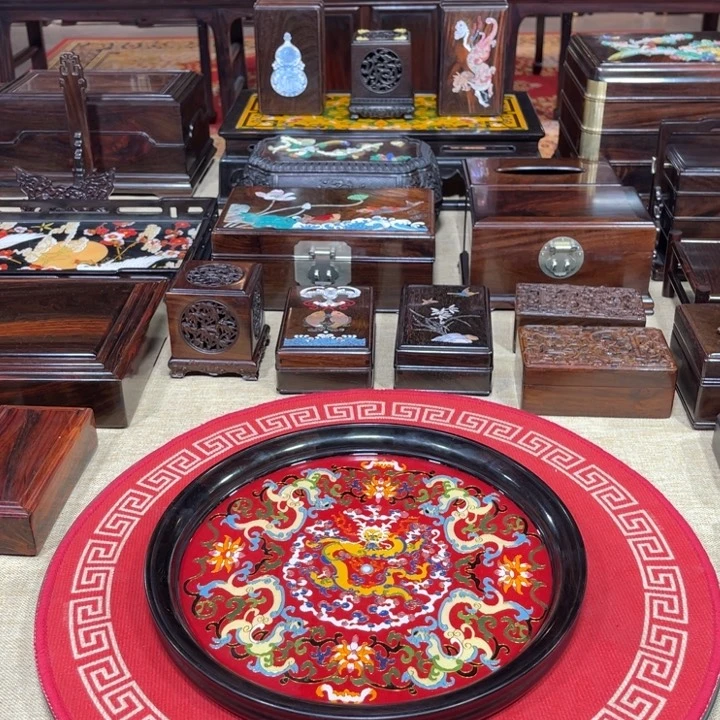 紫檀木类成套家具