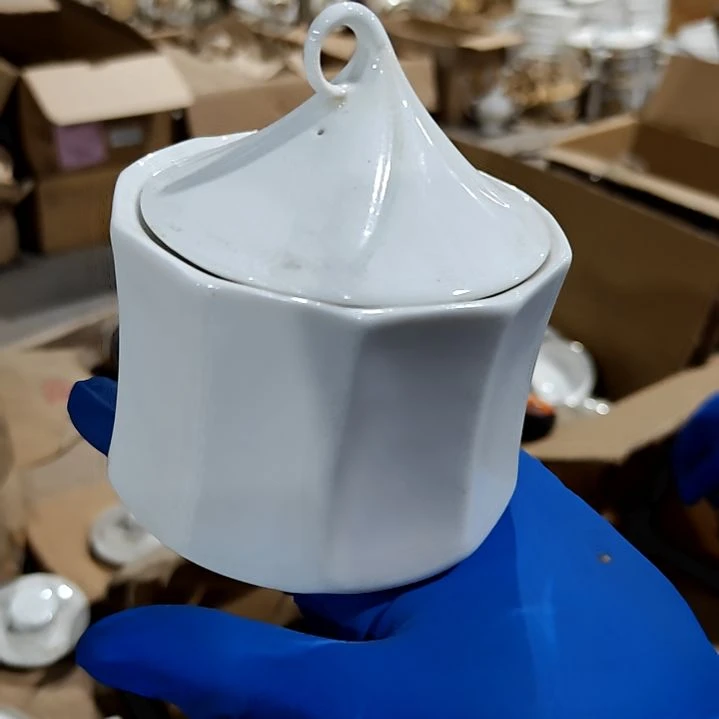 陶瓷盘子碗啥都有