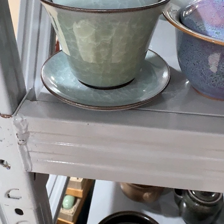 主人杯一个，瓷。。。品茗