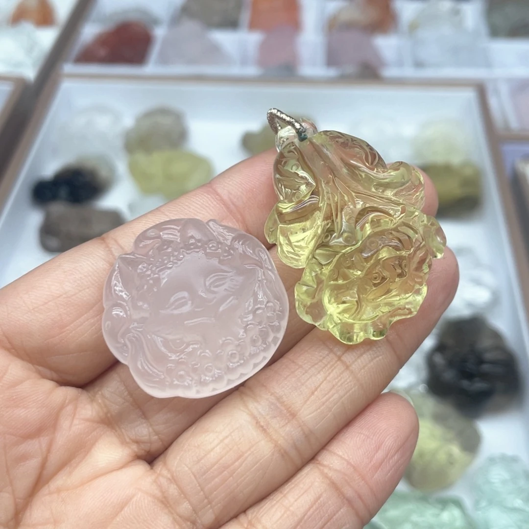 水晶吊坠(不含链)未镶嵌正***哼