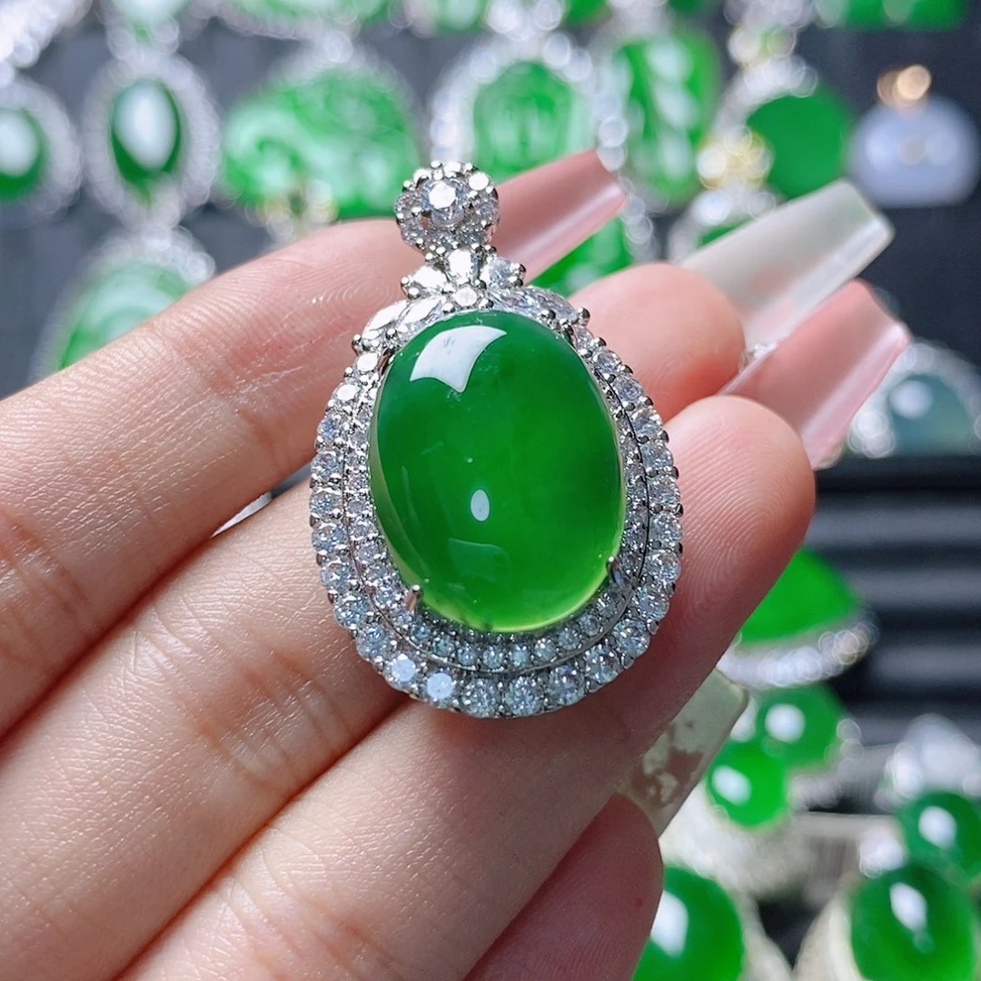 翡翠未镶嵌颈饰