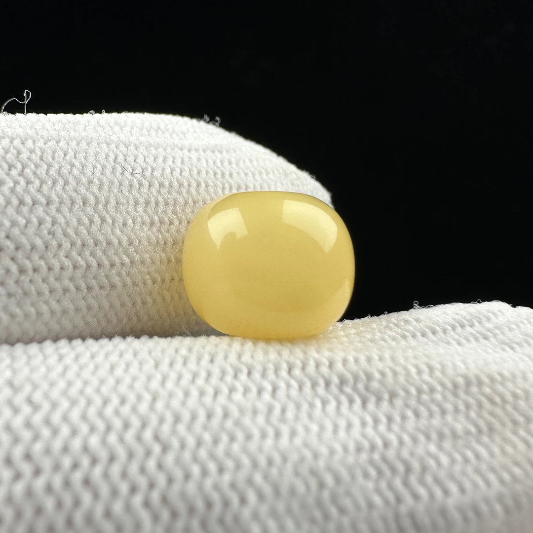 B9342天然原矿蜜蜡 【微瑕】墩子11.8*9.5mm 支持复检 假一罚十