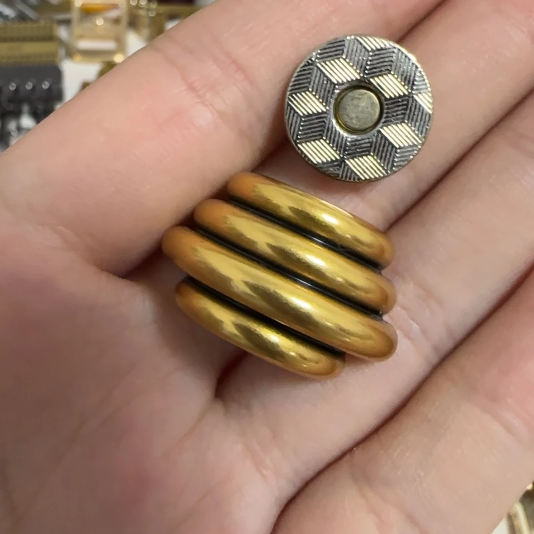 磁吸包锁10元4个.