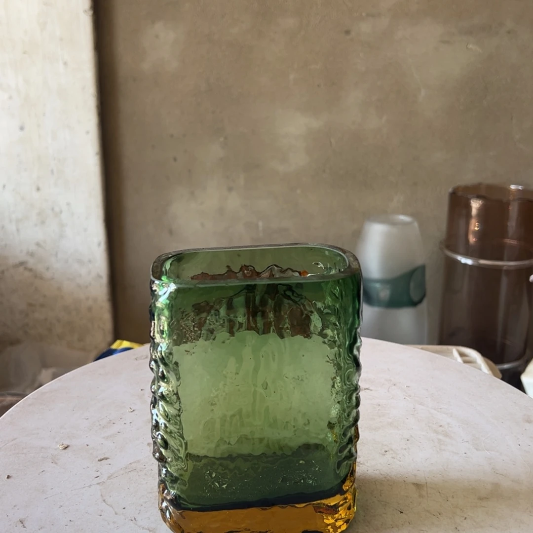 弘扬琉璃花器口边瑕高度15