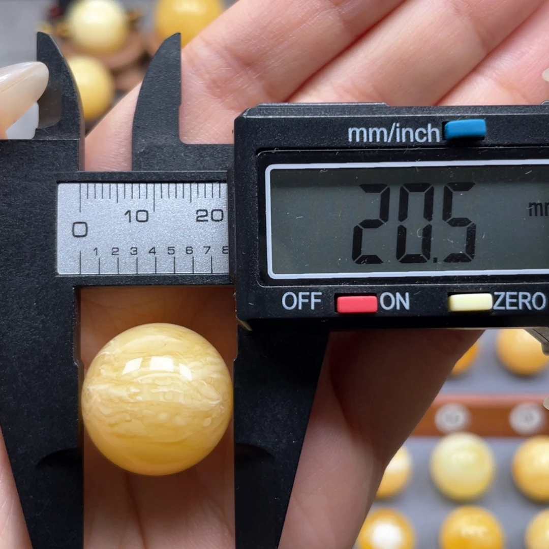 未镶嵌琥珀珠宝奇石