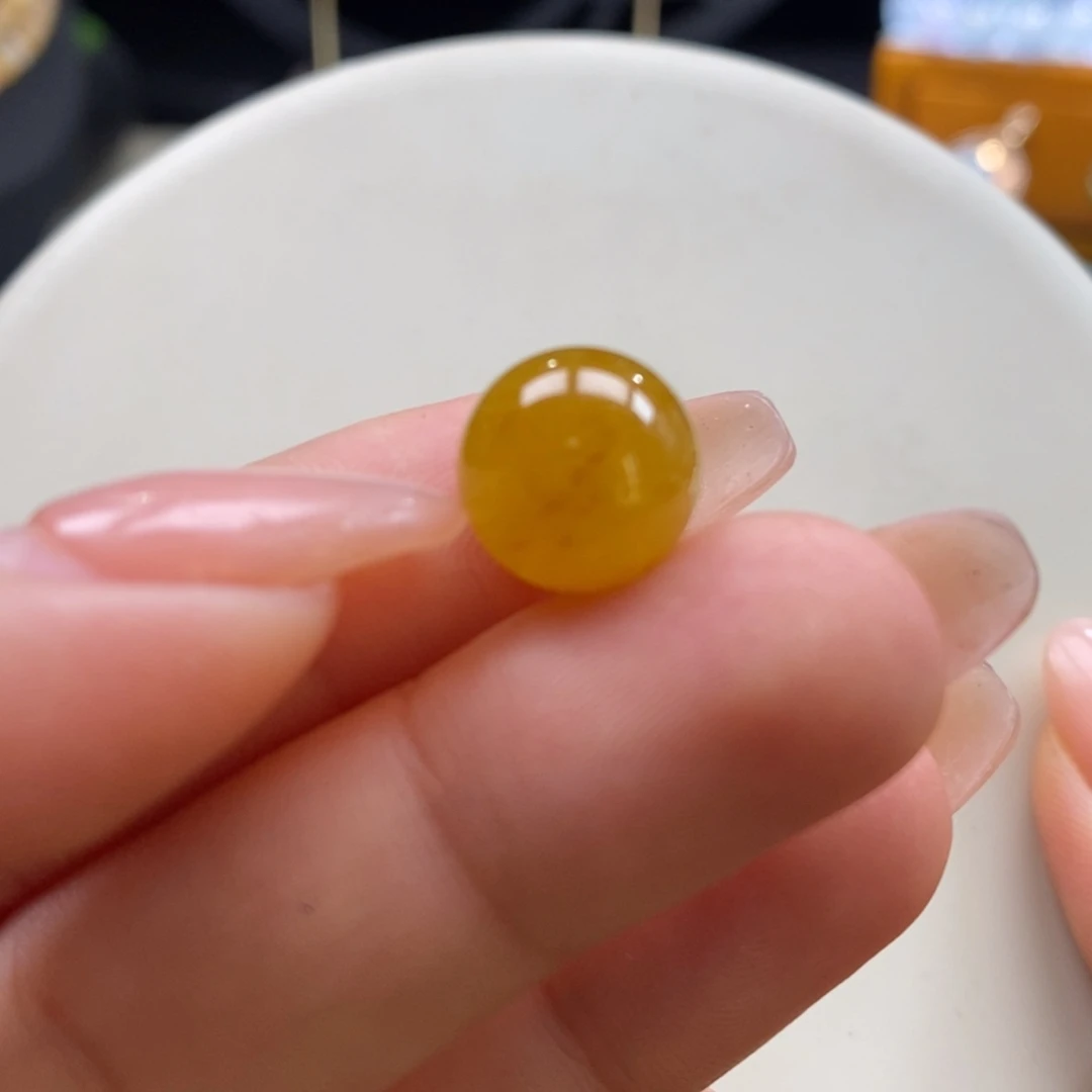 翡翠吊坠(不含链)未镶嵌翡翠满黄圆珠