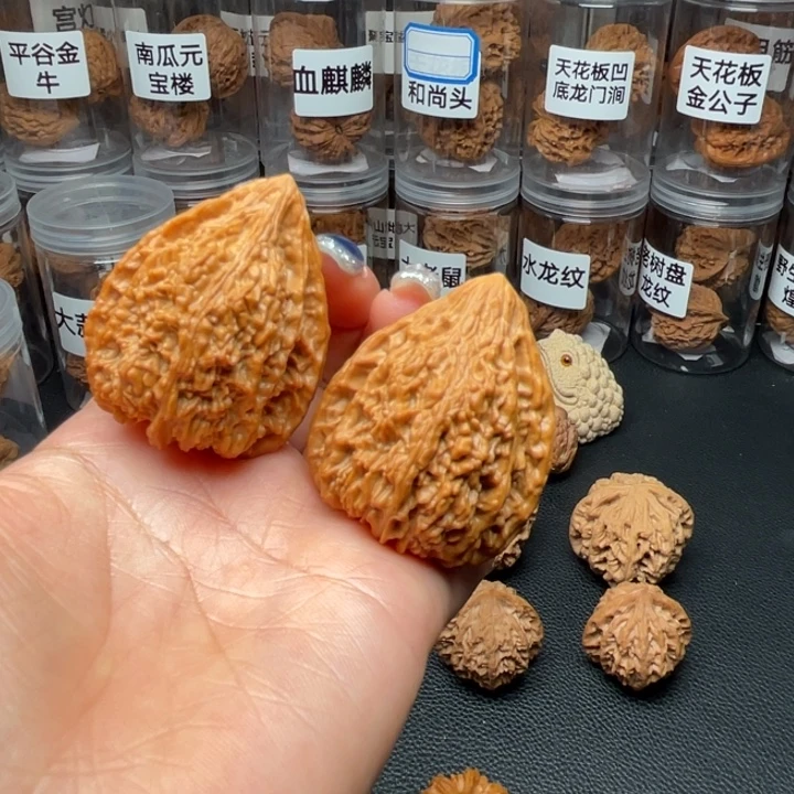 糖***啊文玩核桃吊坠塔尖