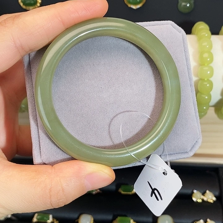 和田玉未镶嵌手镯圈口52