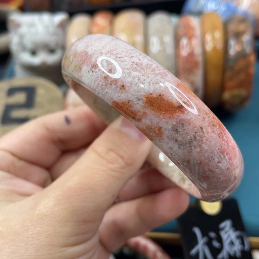 未镶嵌手镯硅化玉