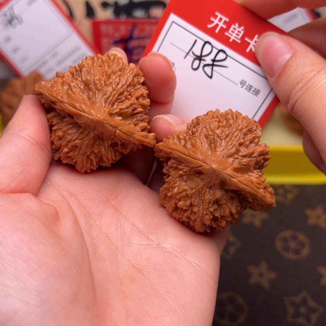 把件文玩核桃4.4满天星188