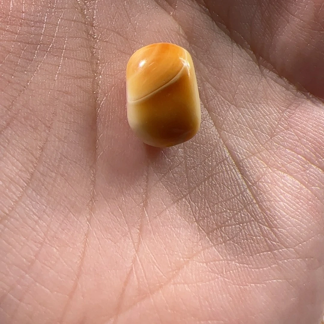 琥珀未镶嵌珠宝奇石浓蜡沁色随型单珠