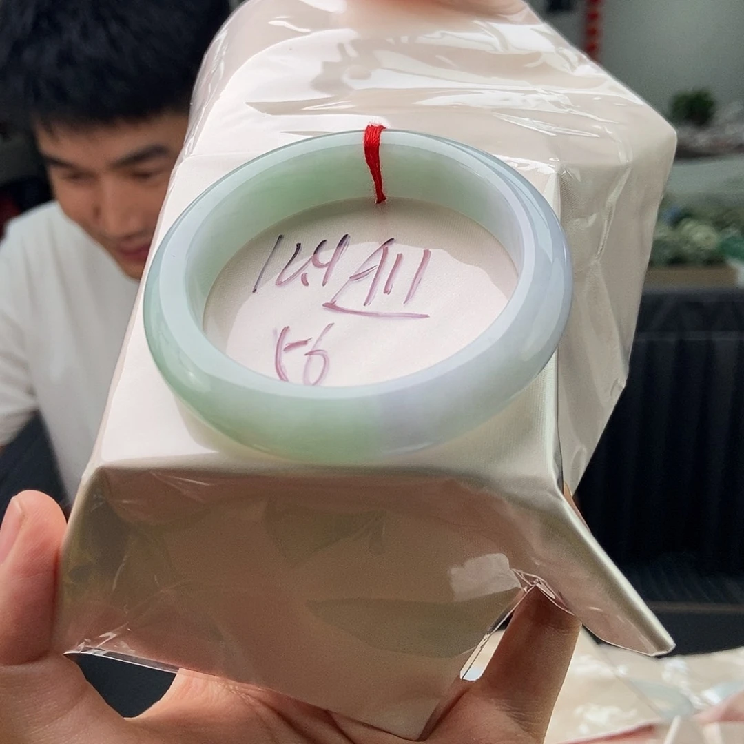 翡翠手镯未镶嵌颜色多样性发拍一发一