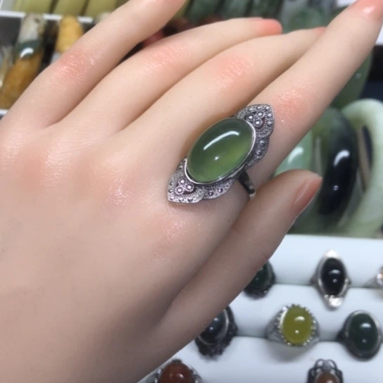 讨***泥蛇纹石玉未镶嵌手镯