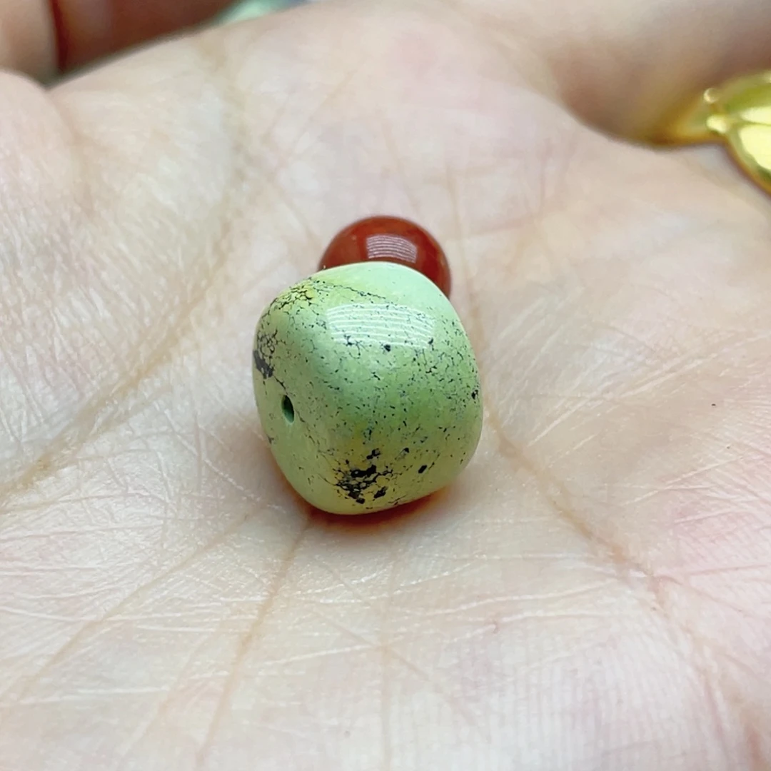 南红玛瑙未镶嵌珠宝奇石