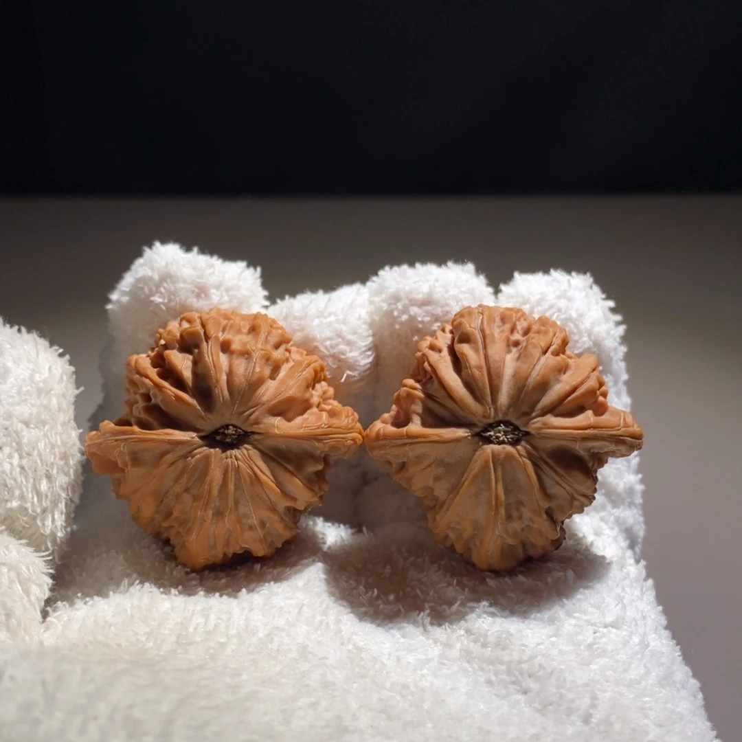 黑***风文玩核桃吊坠磨盘