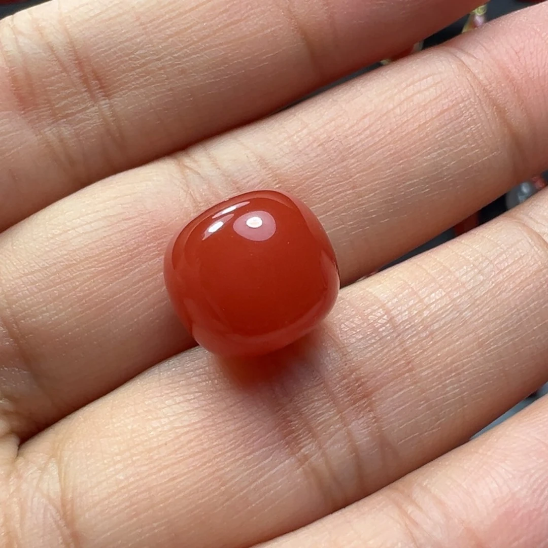 南红玛瑙珠子未镶嵌鸡***?