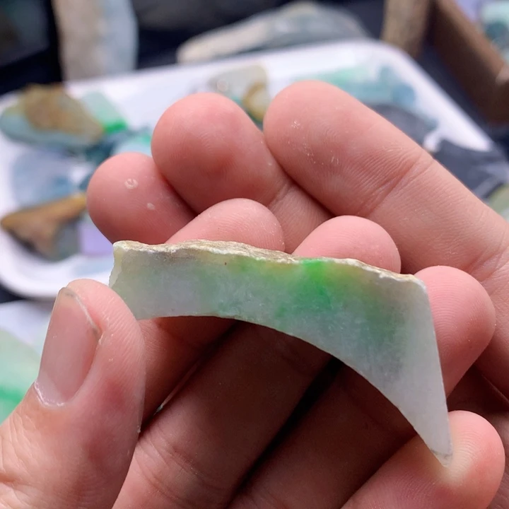 颈饰未镶嵌翡翠材料