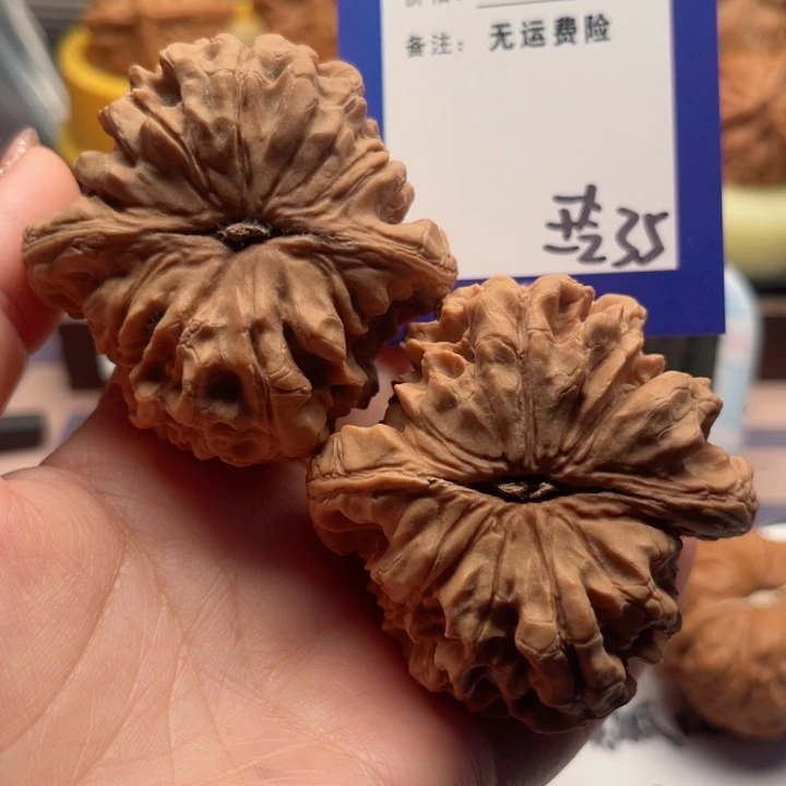 把件文玩核桃新***材文玩核桃35