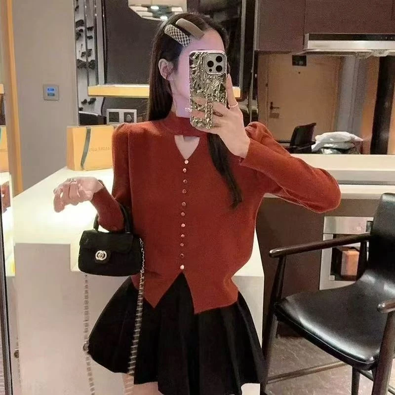 新款挂脖蕾丝通勤细闪韩系爆款针织打底衫