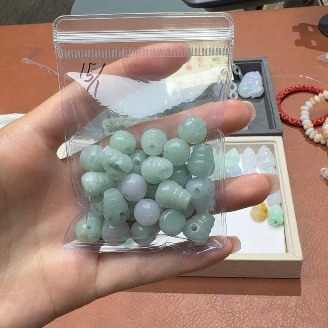 未镶嵌挂件翡翠福利1个，不包邮，拍邮费发货
