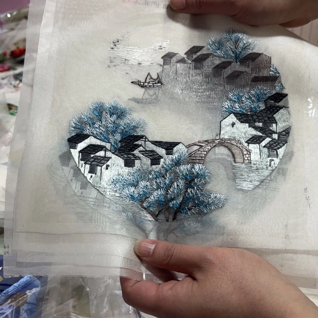 织绣纯手工制作的一款