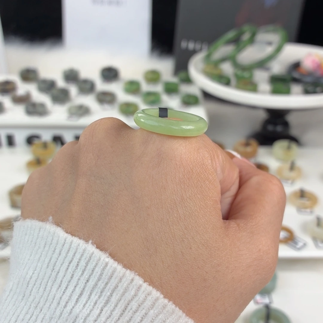 和田玉未镶嵌戒指Q118翠青圆条16.7不退换