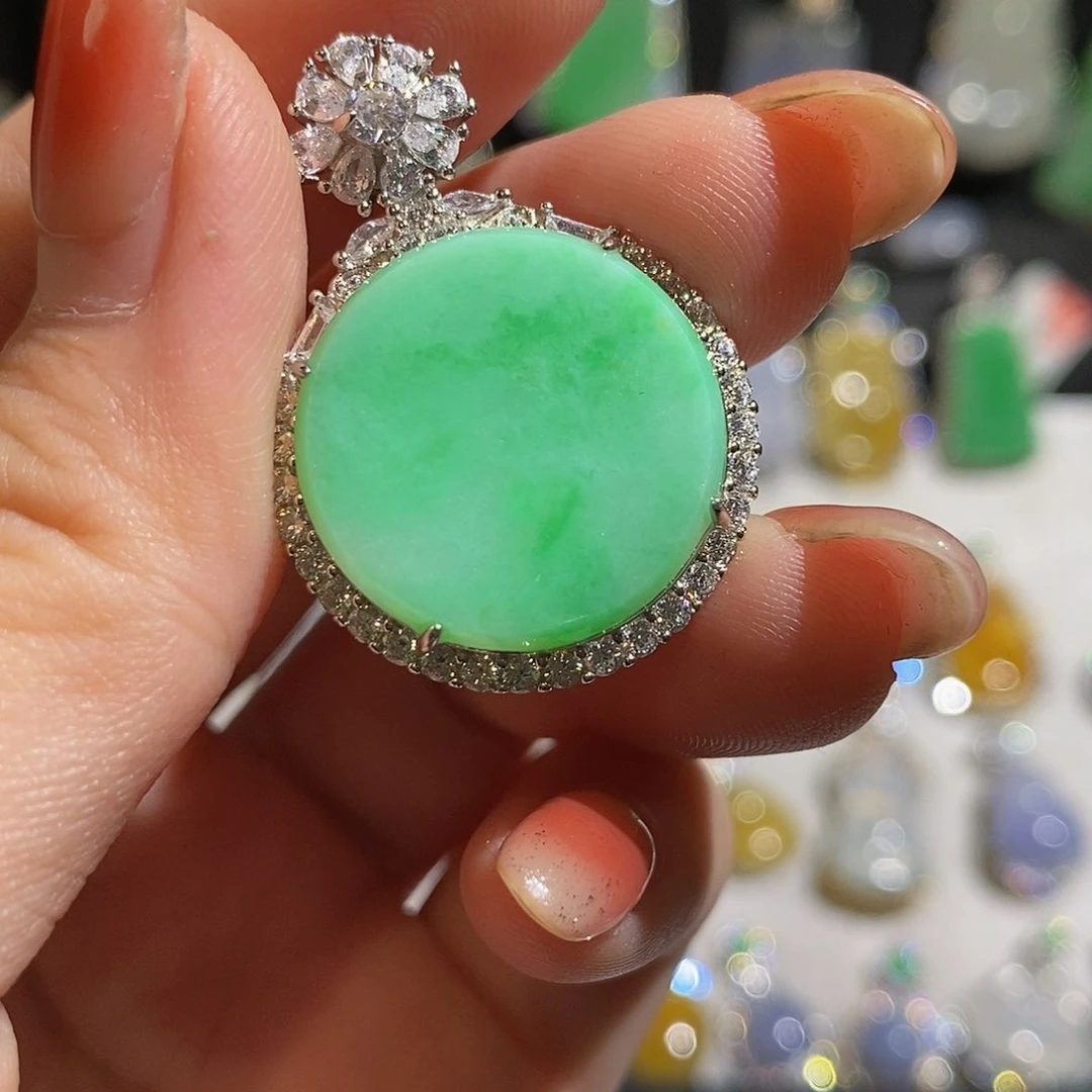 翡翠颈饰银S925镶嵌天然翡翠