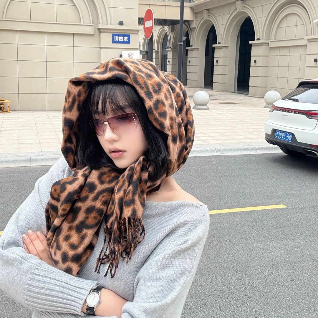 仿羊绒流苏豹纹围巾女冬季2025新款复古千禧辣妹披肩加厚保暖围脖
