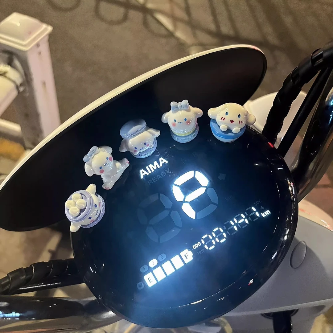 玉桂狗电动车装饰车载摆件可爱电瓶摩托车马卡龙公仔九号爱玛通用