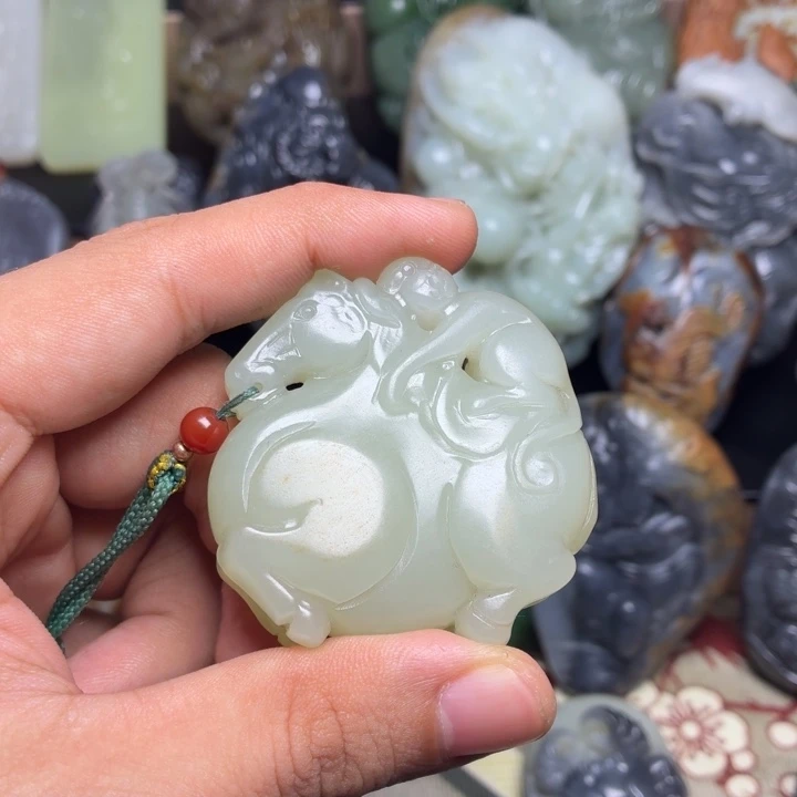 明***哥和田玉未镶嵌颈饰