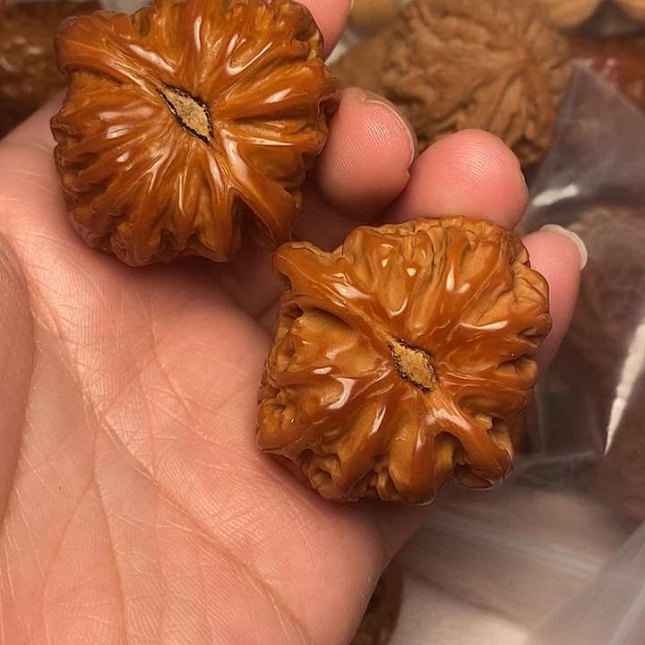 彩***黑文玩核桃吊坠白41