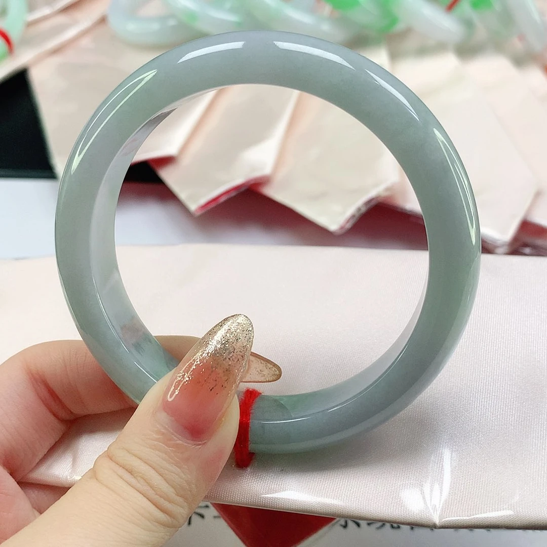 翡翠手镯未镶嵌翡翠1401