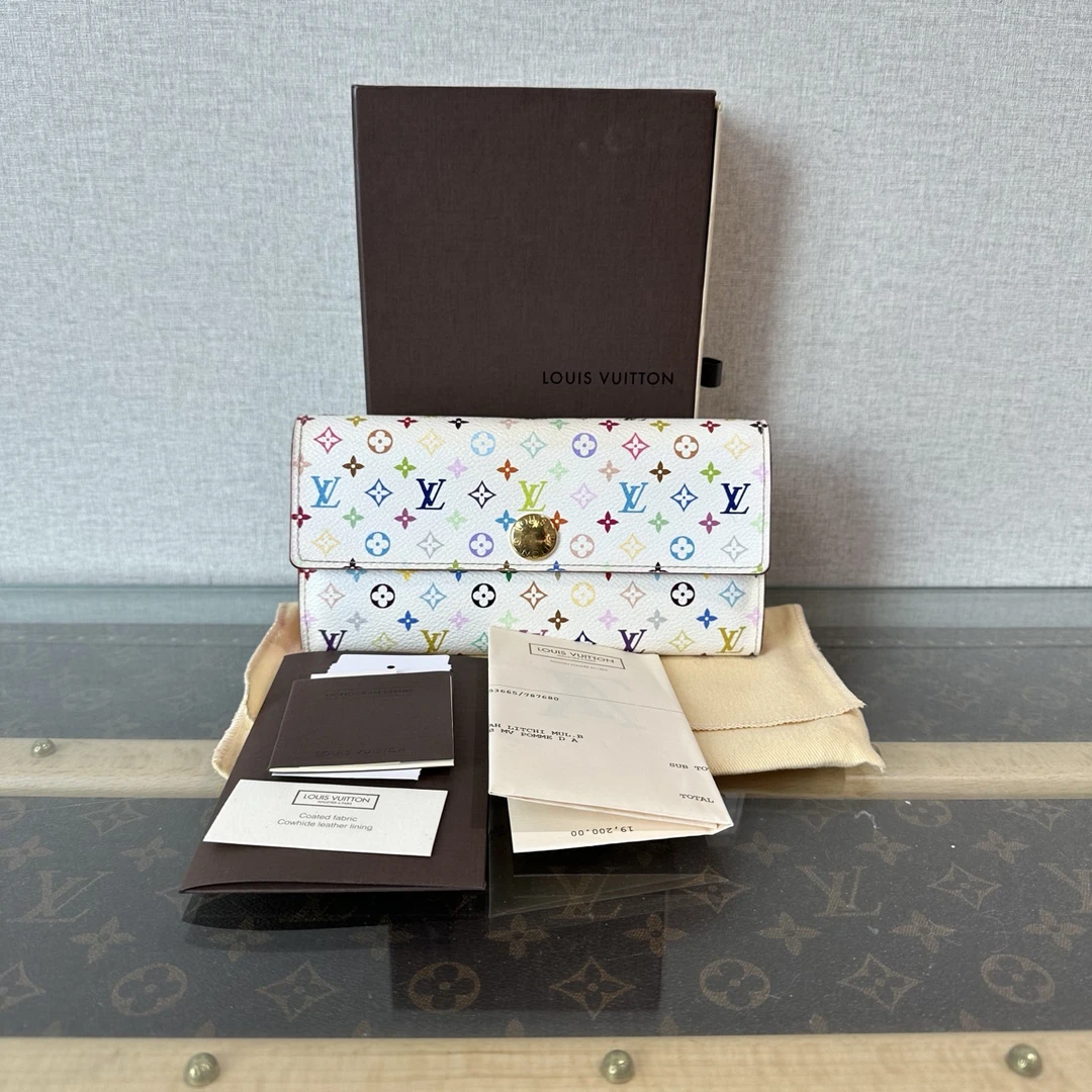 95新 LV 路易威登白三彩手拿钱包 61160