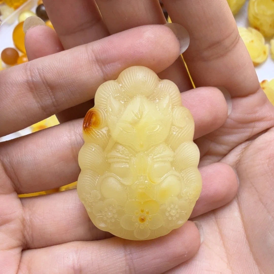 蜜蜡未镶嵌珠宝奇石