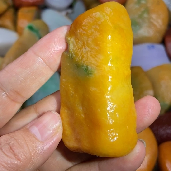 翡翠未镶嵌颈饰缅甸