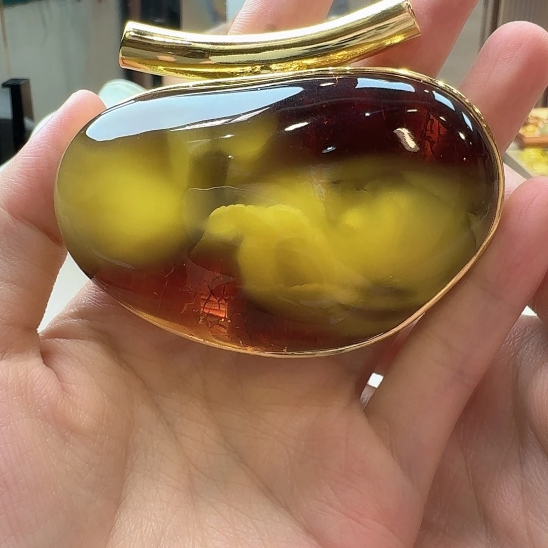 琥珀未镶嵌颈饰吊坠